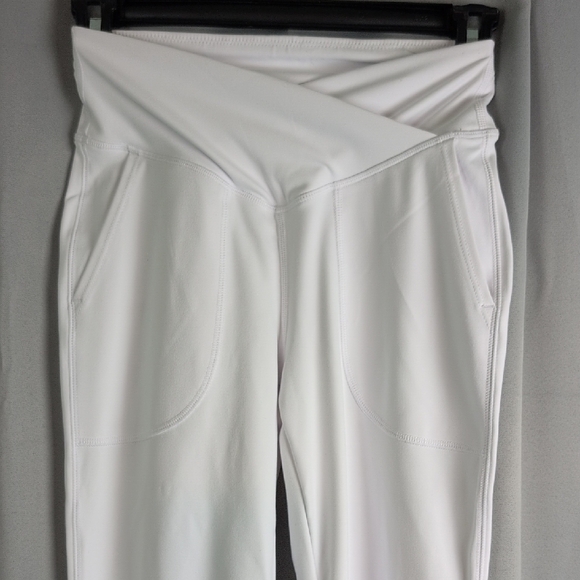 HALARA White Leggings Sleek Stretchy Design Crossover With Pockets. New. XS - Picture 6 of 11